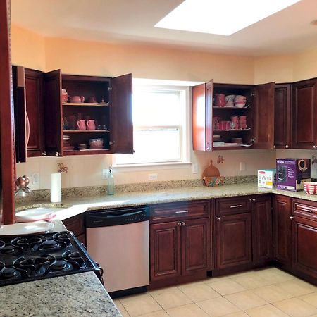 Appartamento Business & Family Friendly Balcony Jacuzzi Free Park Jersey City Esterno foto